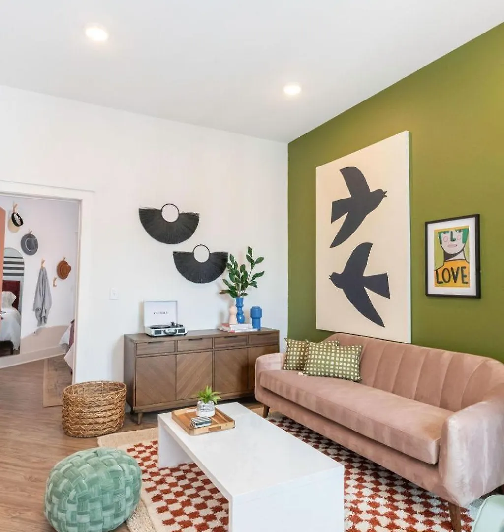 Experience Modern Comfort At Savoy In Charlotte 0*,  USA