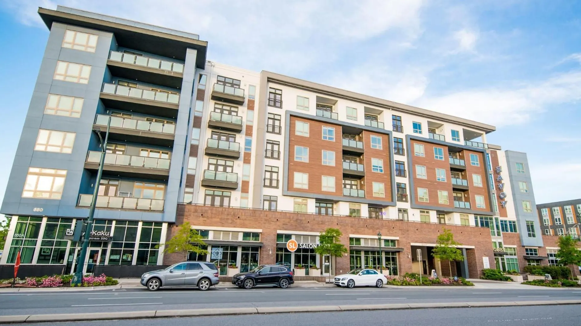 Apartment Experience Modern Comfort At Savoy In Charlotte USA
