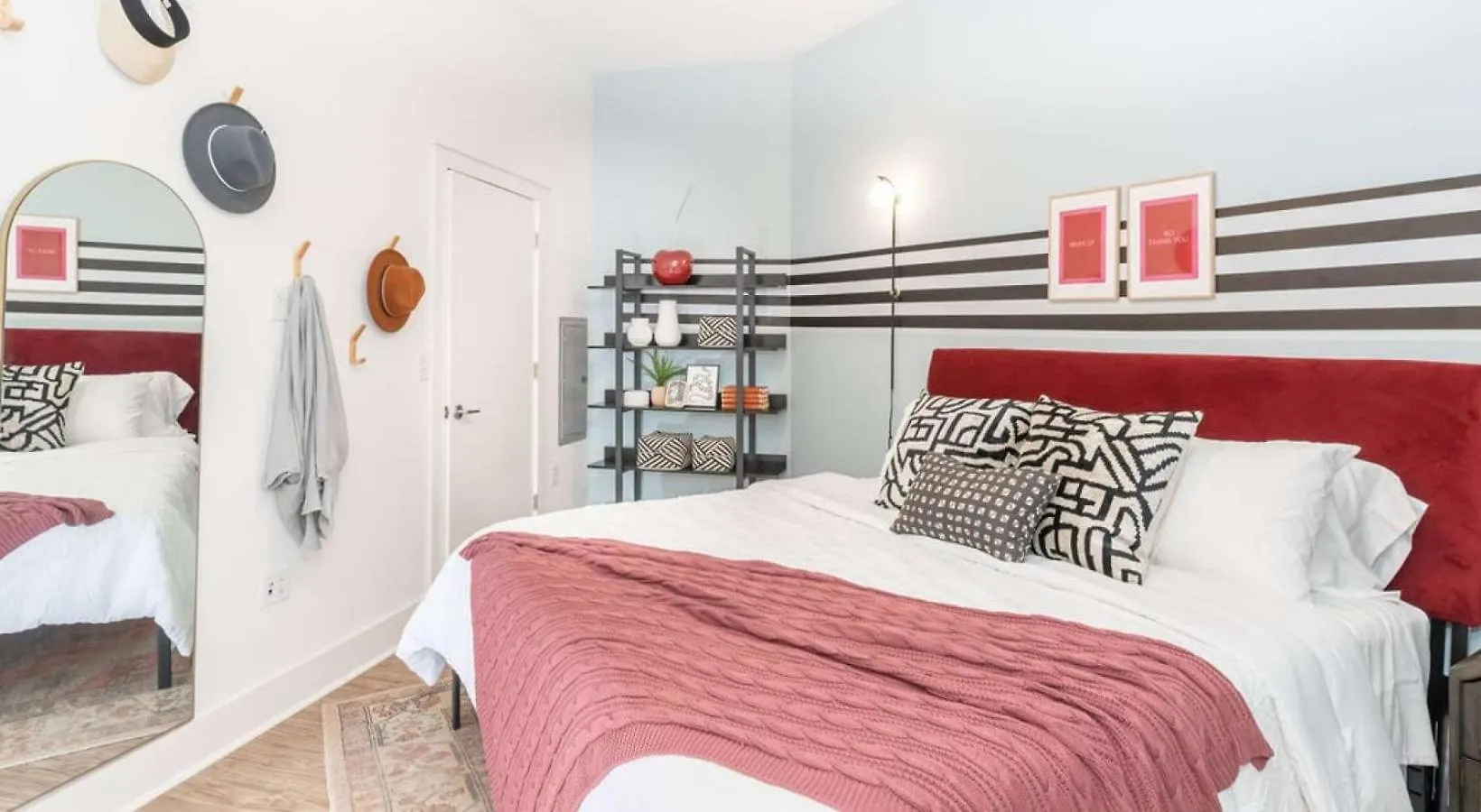 Experience Modern Comfort At Savoy In Charlotte 0*,